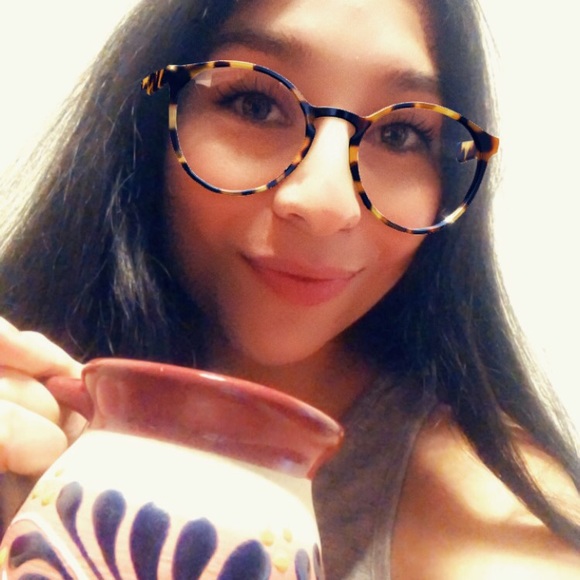 Meet your Posher, Gladys - Picture 1 of 1